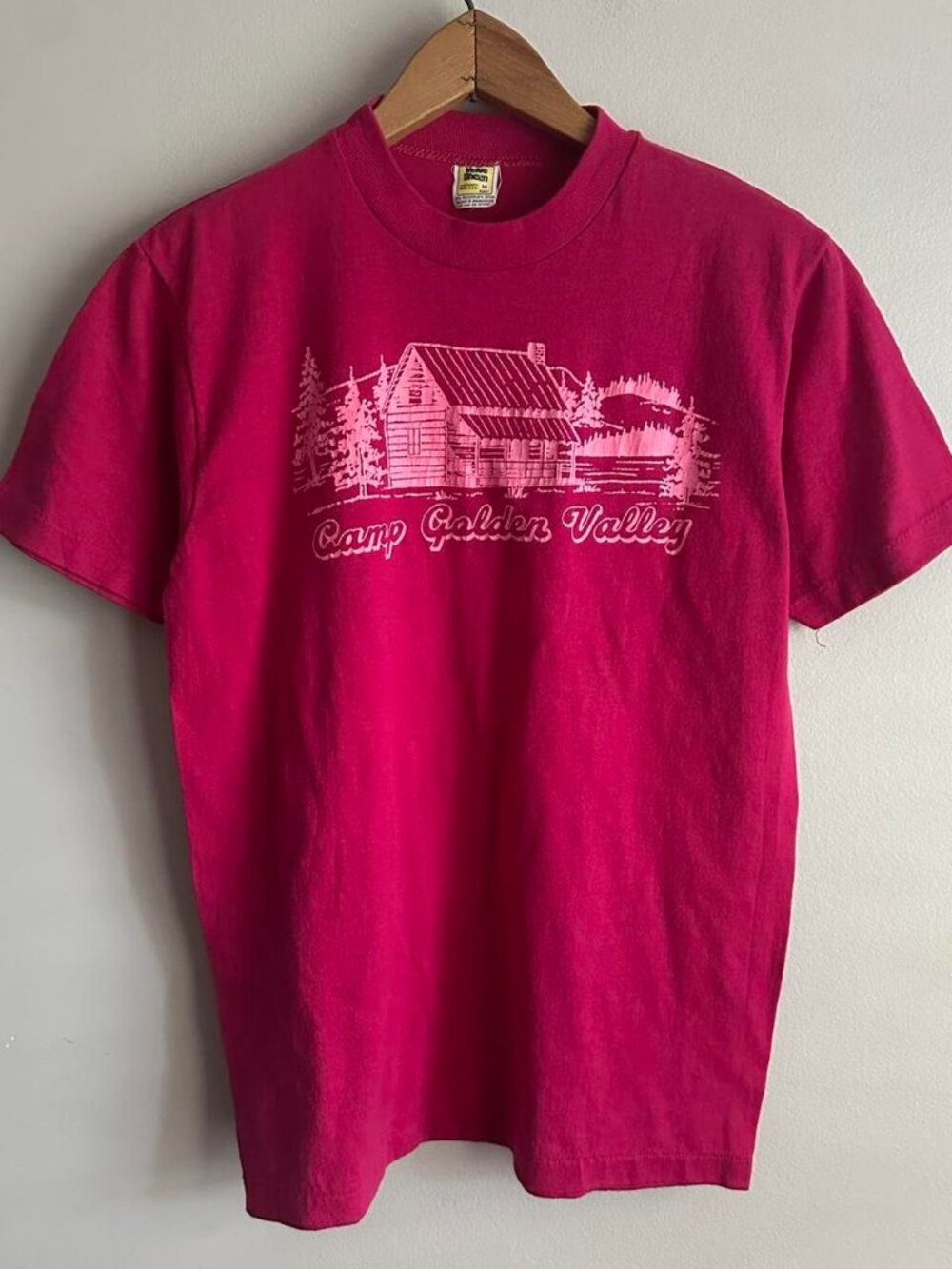 Velva Sheen Men's Pink T-shirt